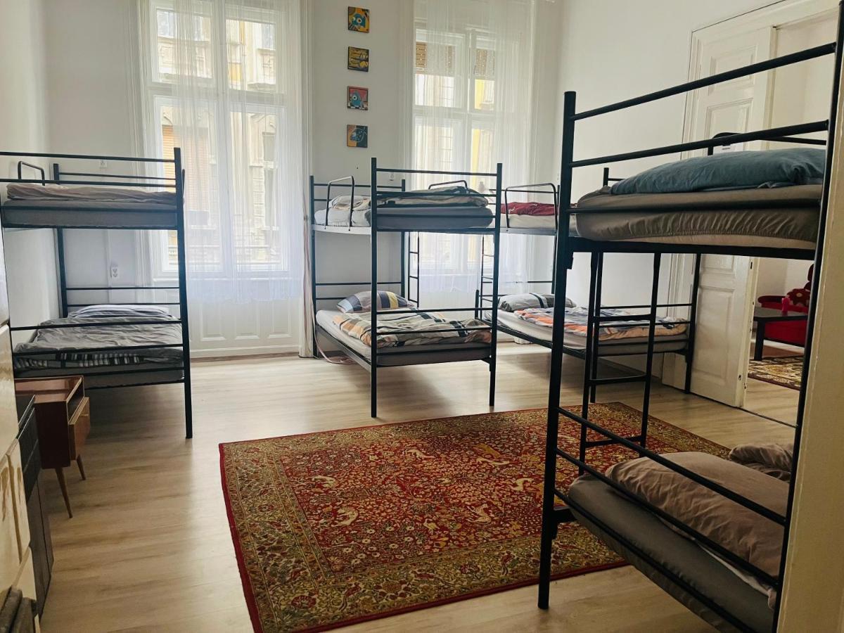 East Point Hostel Boedapest Buitenkant foto